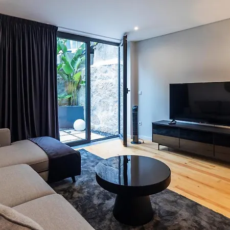 Premium 2Br Flat Near Santa Catarina By Lovelystay Porto Exterior photo