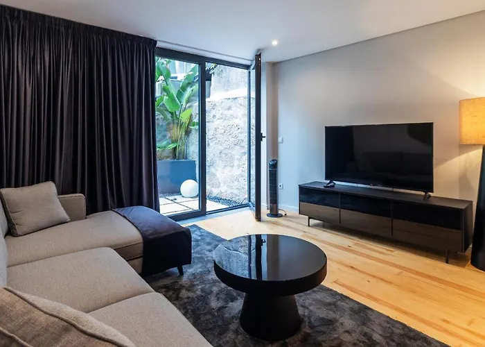 Premium 2Br Flat Near Santa Catarina By Lovelystay